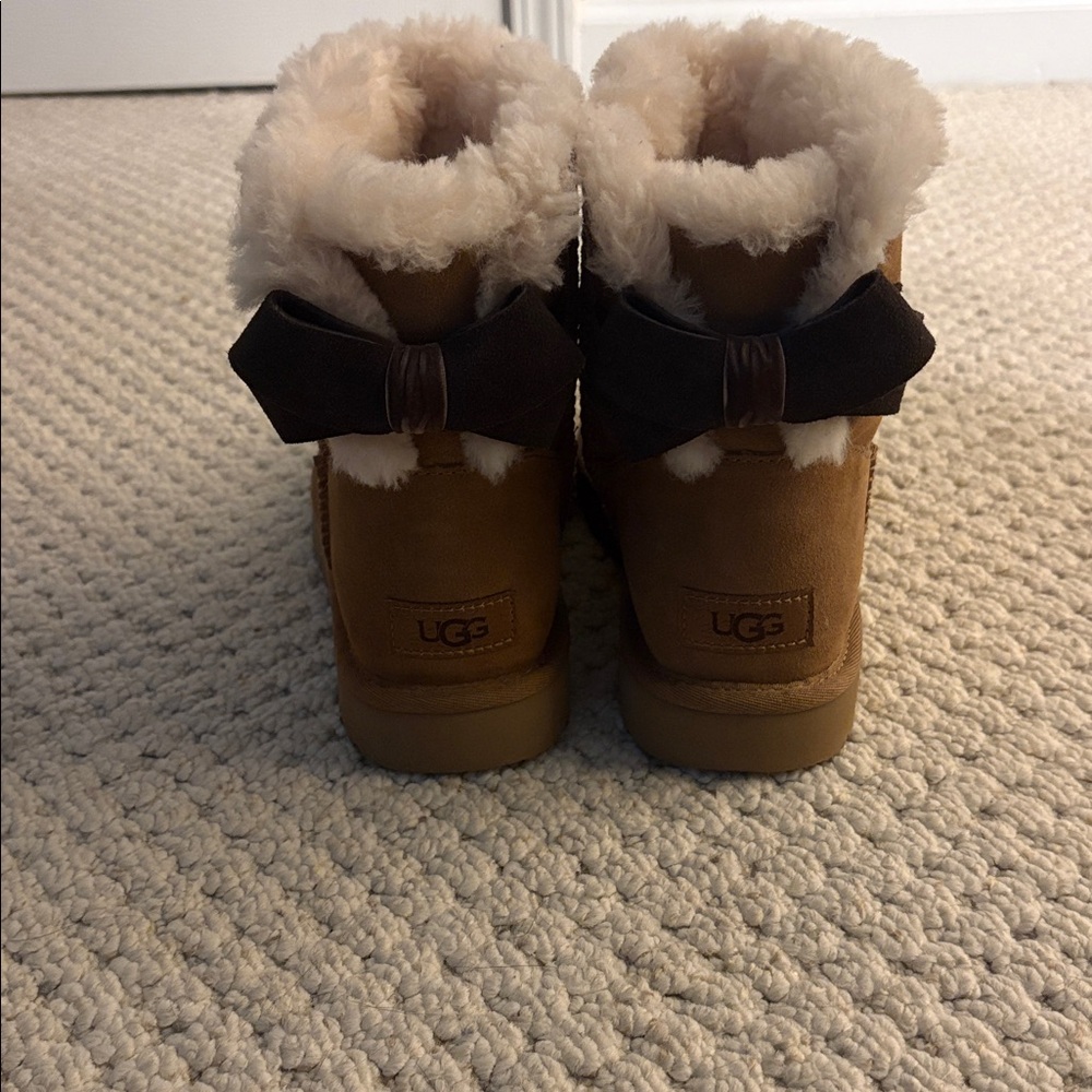 Uggs - image 2